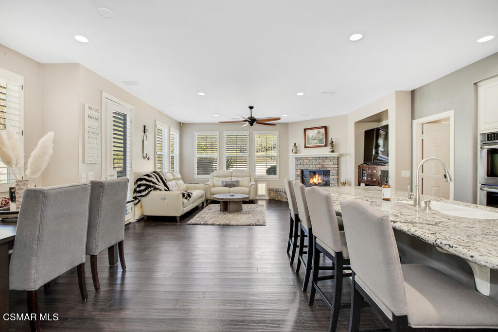 5447 Sunlight Street Simi Valley, CA 93063 - Photo 20 of 100 5447 Sunlight Street - HsHProd-54