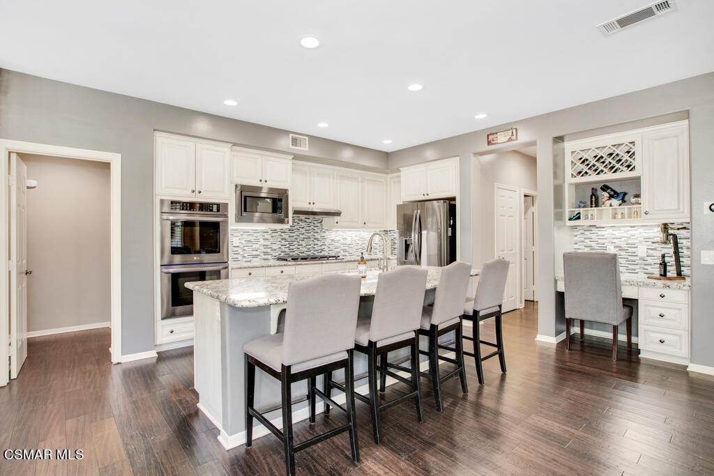 5447 Sunlight Street Simi Valley, CA 93063 - Photo 22 of 100 5447 Sunlight Street - HsHProd-61