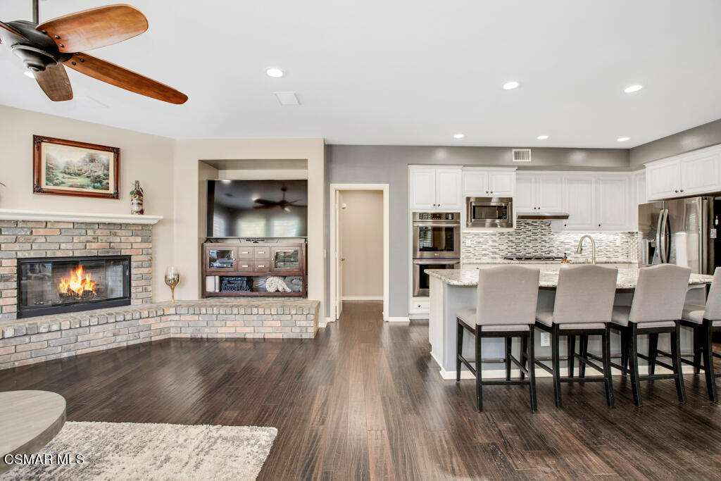 5447 Sunlight Street Simi Valley, CA 93063 - Photo 23 of 100 5447 Sunlight Street - HsHProd-65