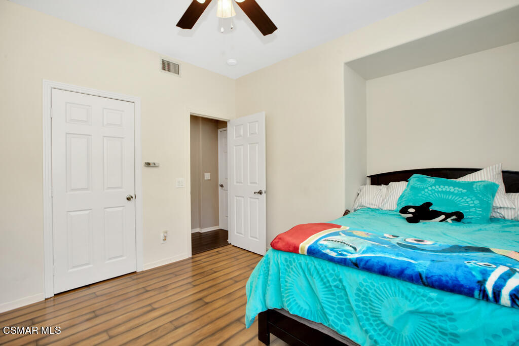 5447 Sunlight Street Simi Valley, CA 93063 - Photo 30 of 100 5447 Sunlight Street - HsHProd-35