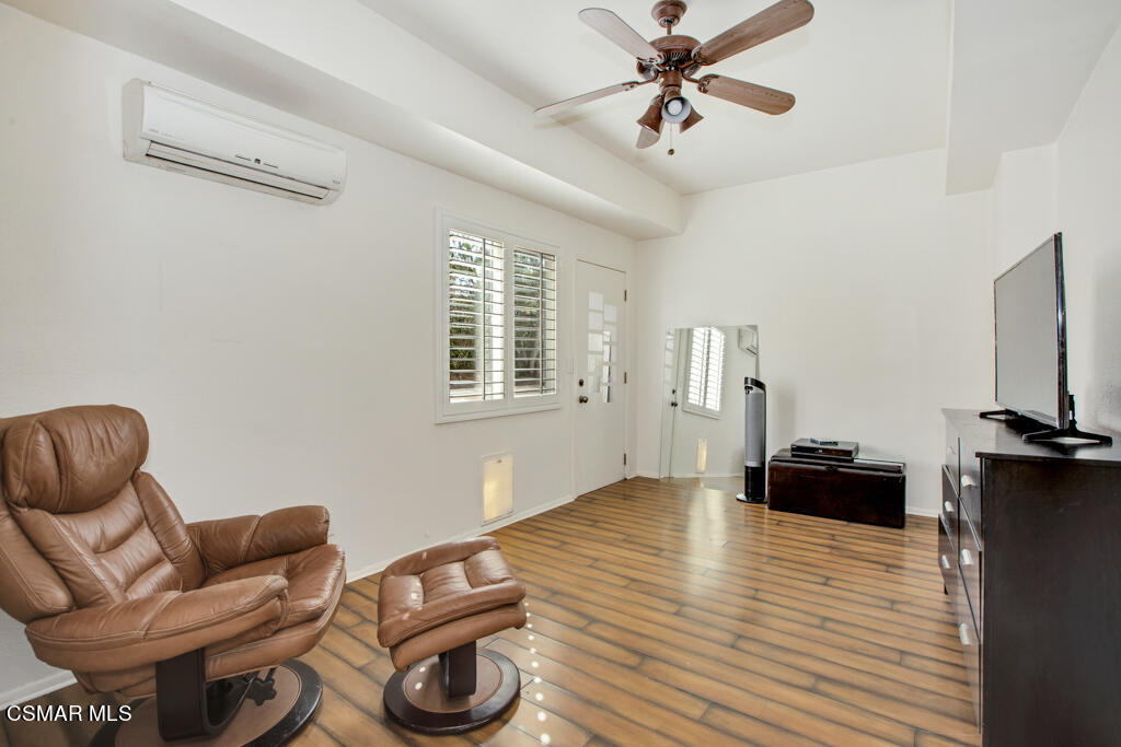 5447 Sunlight Street Simi Valley, CA 93063 - Photo 33 of 100 5447 Sunlight Street - HsHProd-31