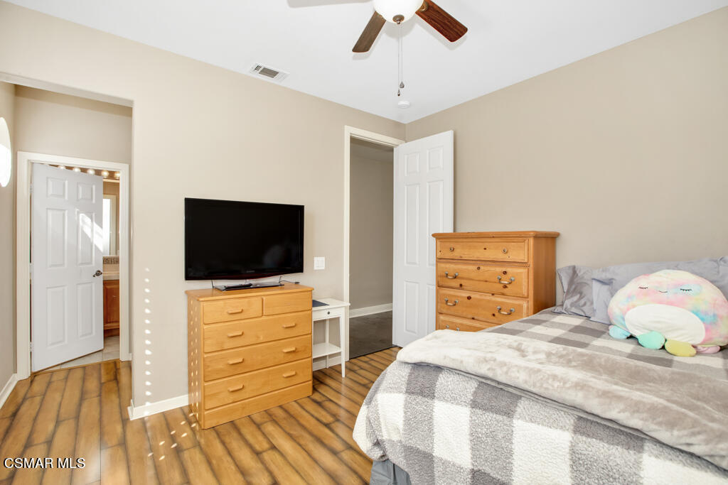 5447 Sunlight Street Simi Valley, CA 93063 - Photo 42 of 100 5447 Sunlight Street - HsHProd-11