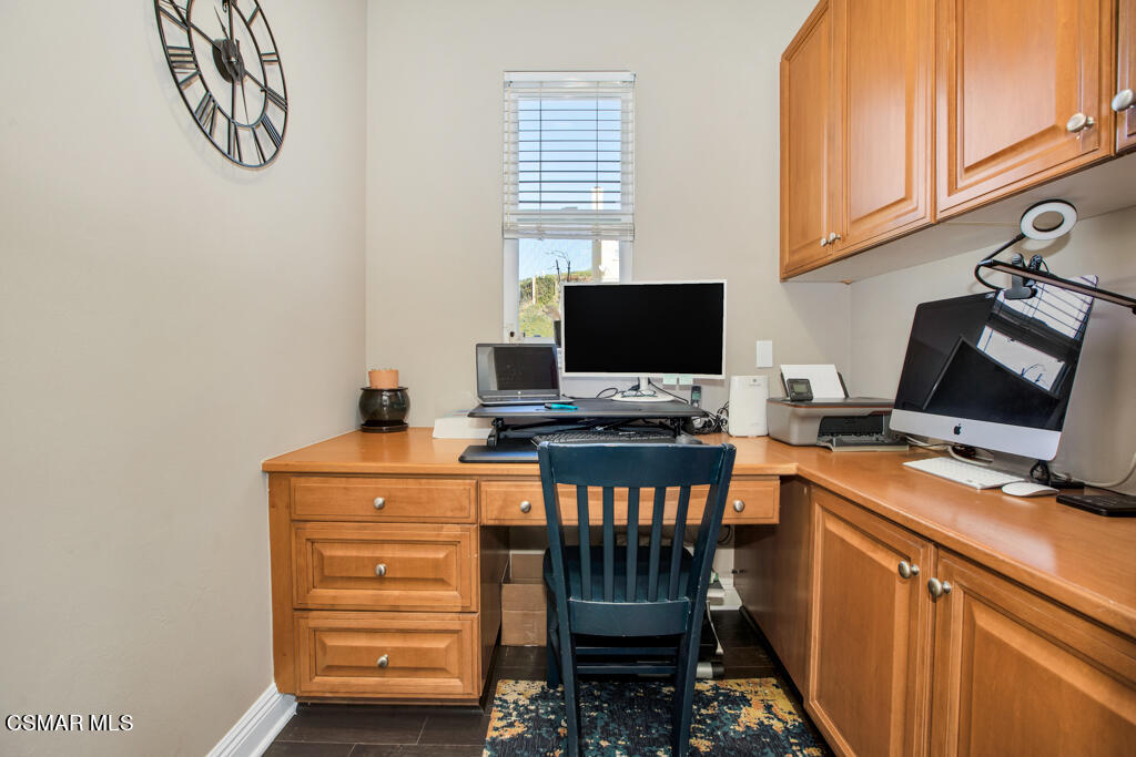 5447 Sunlight Street Simi Valley, CA 93063 - Photo 44 of 100 5447 Sunlight Street - HsHProd-13