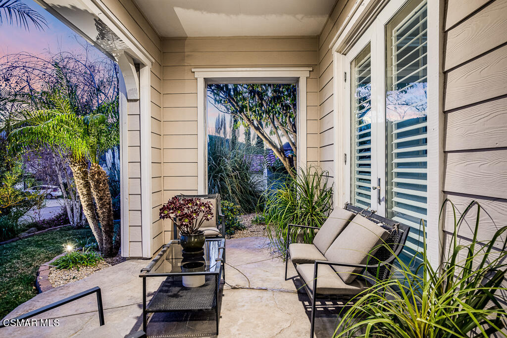 5447 Sunlight Street Simi Valley, CA 93063 - Photo 5 of 100 5447 Sunlight Street - HsHProd-96