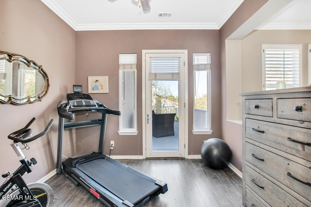 5447 Sunlight Street Simi Valley, CA 93063 - Photo 52 of 100 5447 Sunlight Street - HsHProd-21