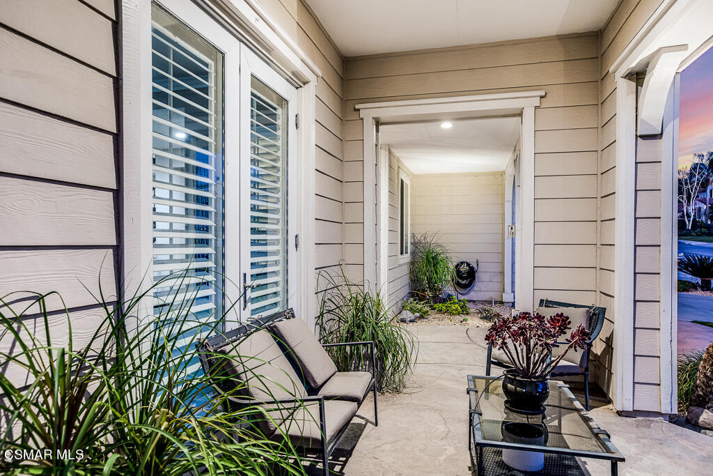 5447 Sunlight Street Simi Valley, CA 93063 - Photo 6 of 100 5447 Sunlight Street - HsHProd-98