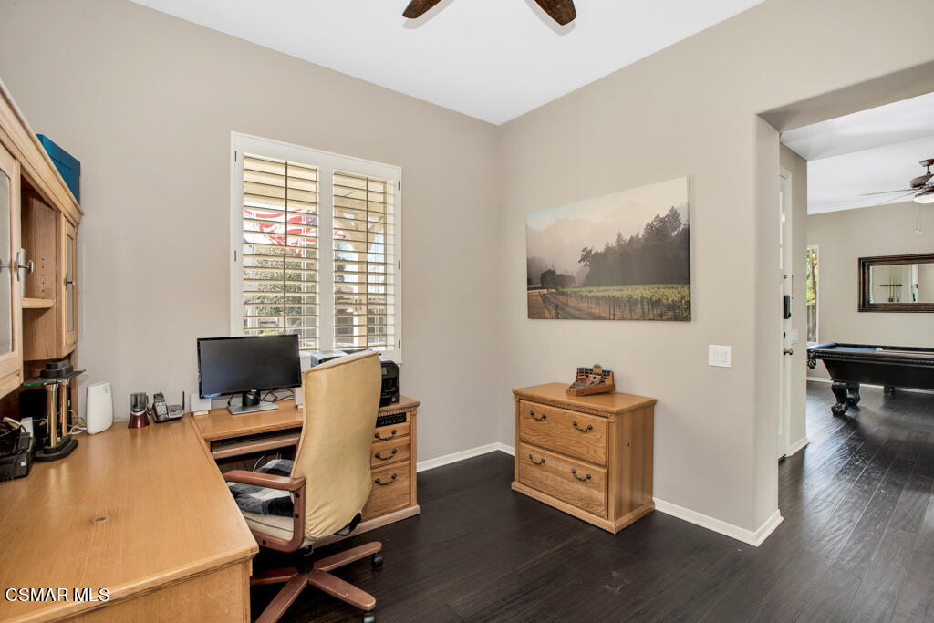 5447 Sunlight Street Simi Valley, CA 93063 - Photo 8 of 100 5447 Sunlight Street - HsHProd-43
