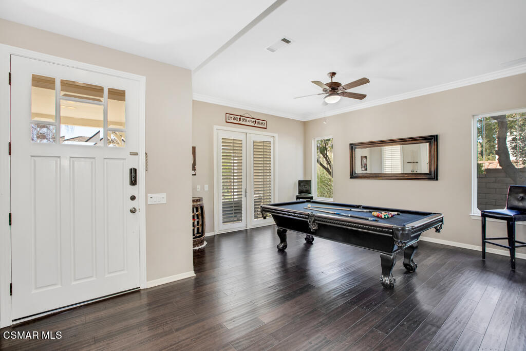 5447 Sunlight Street Simi Valley, CA 93063 - Photo 9 of 100 5447 Sunlight Street - HsHProd-47