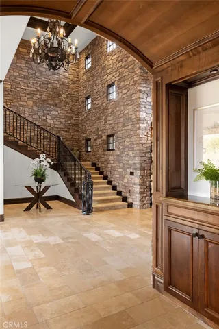 a view of entryway with a front door