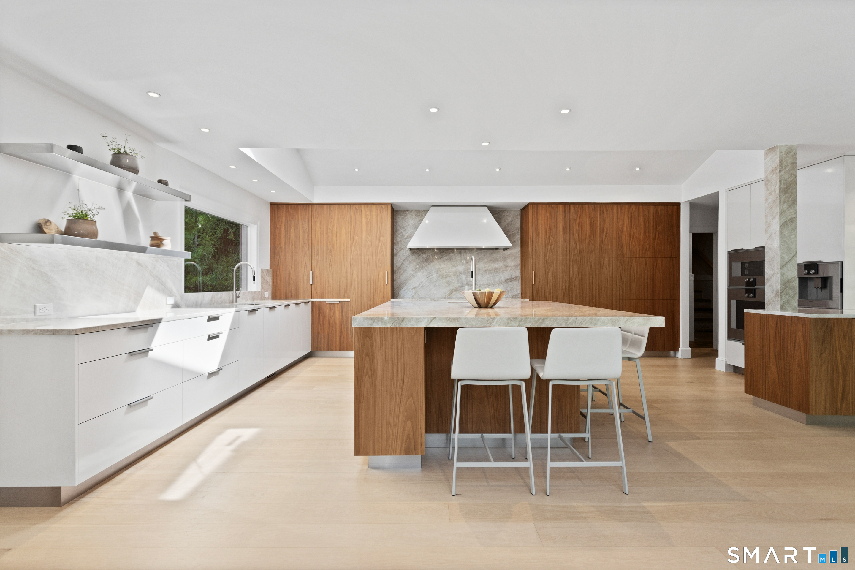 22 Pent Road Weston, CT 06883 - Photo 8 of 38
