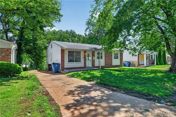 $69,900 | 10076 Royal Drive, St. Louis, MO 63136