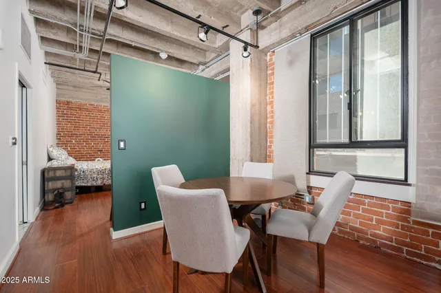 $2,750 | 114 West Adams Street, Unit 402, Phoenix, AZ 85003