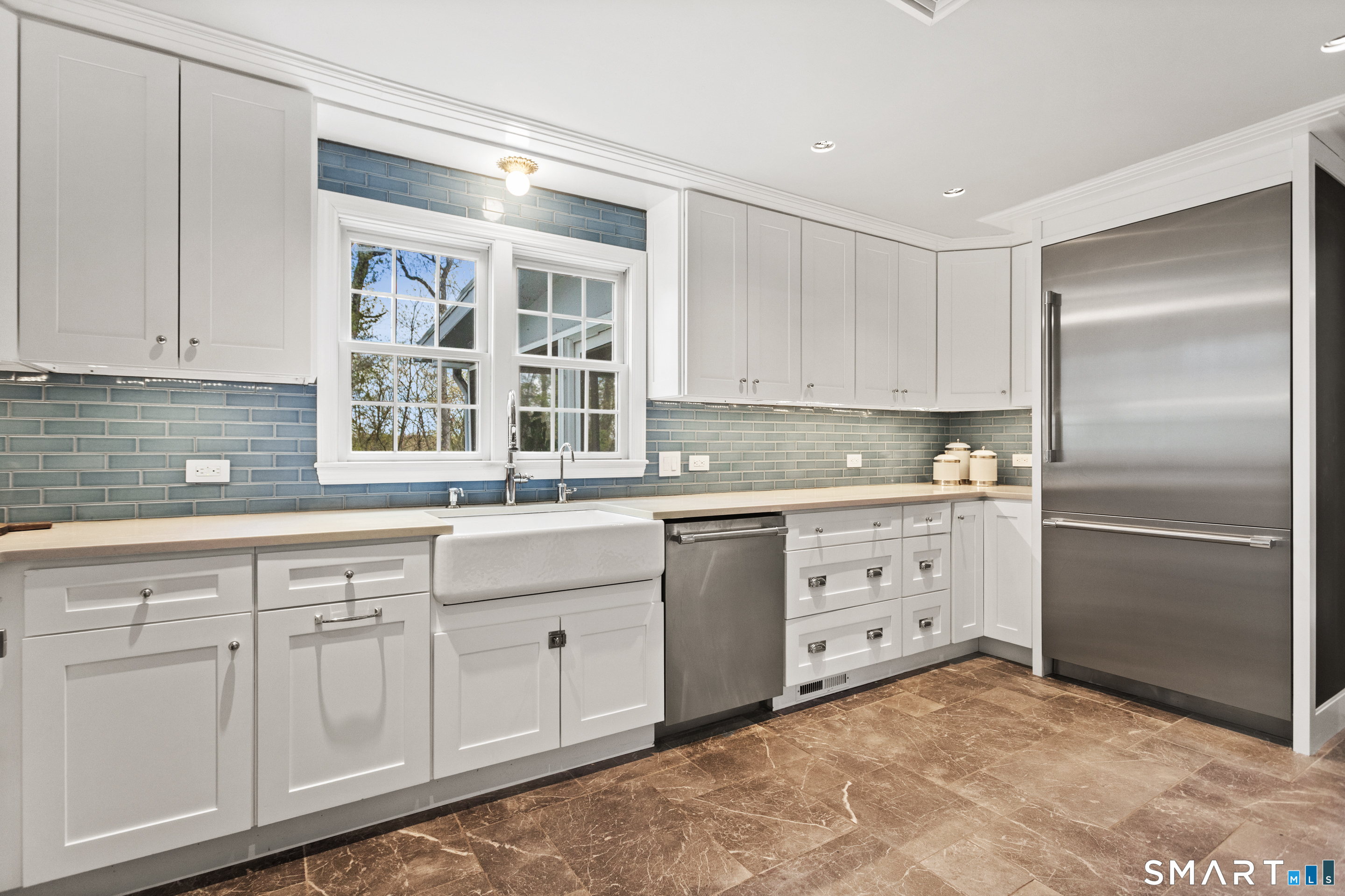 61 Range Road Wilton, CT 06897 - Photo 7 of 22