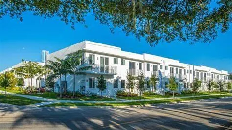 $319,900 | 2651 Northeast 212th Terrace, Unit 107, Miami, FL 33180