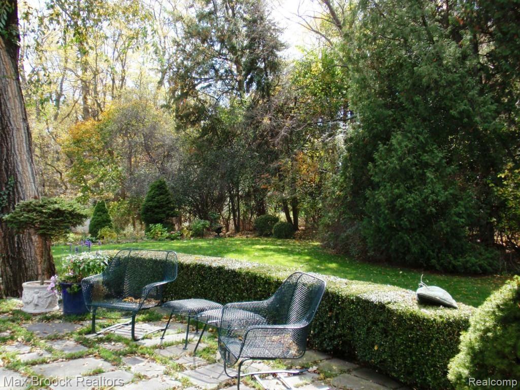 4875 Charing Cross Road Bloomfield Hills, MI 48304 - Photo 38 of 45