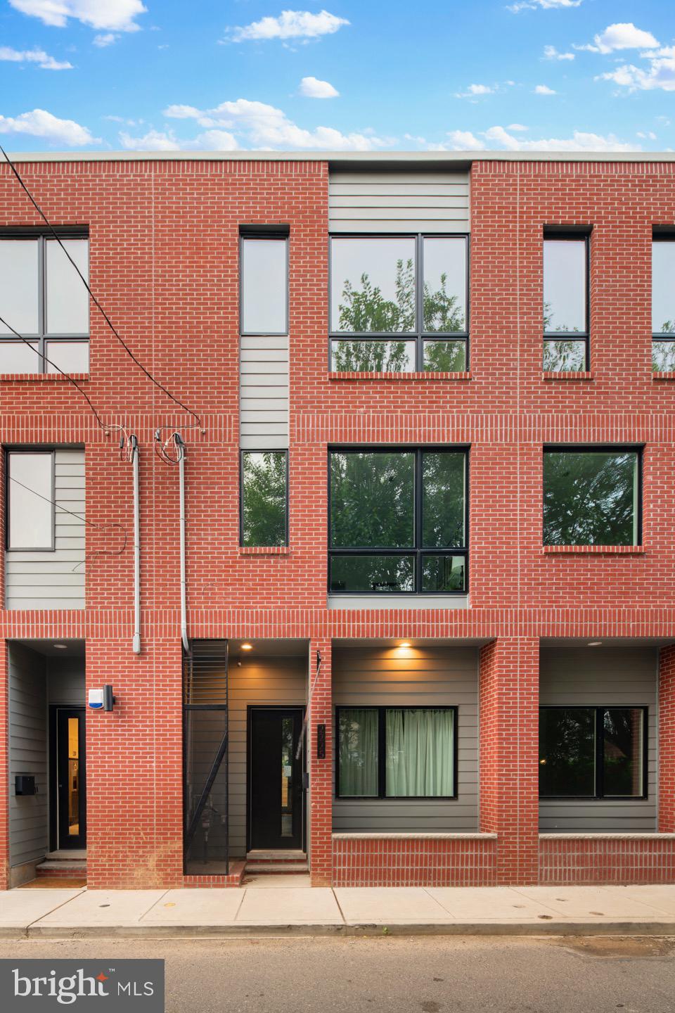 2241 Hope Street Philadelphia, PA 19133 - Photo 1 of 31