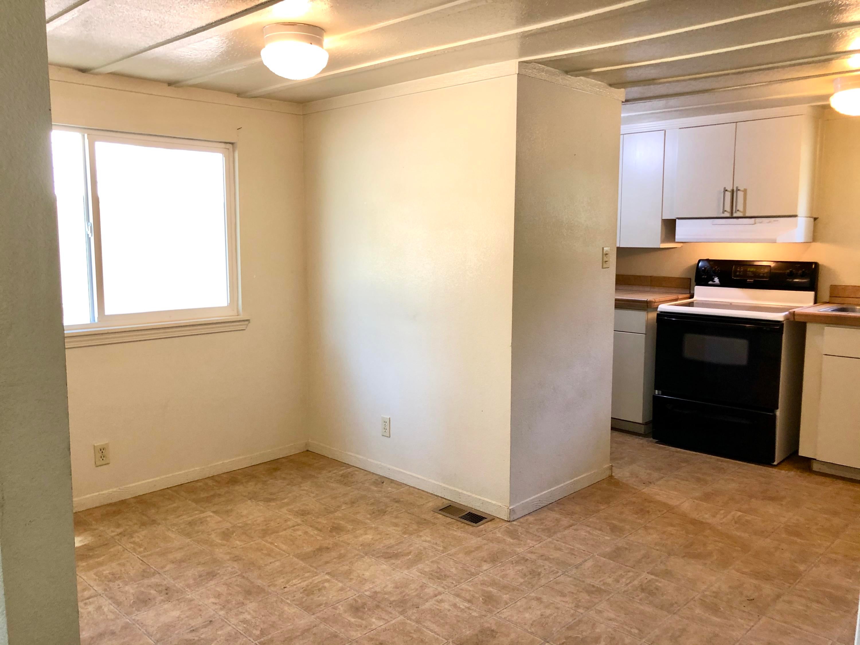 15974 Jackpine Road La Pine, OR 97739 - Photo 18 of 29 Dining alcove