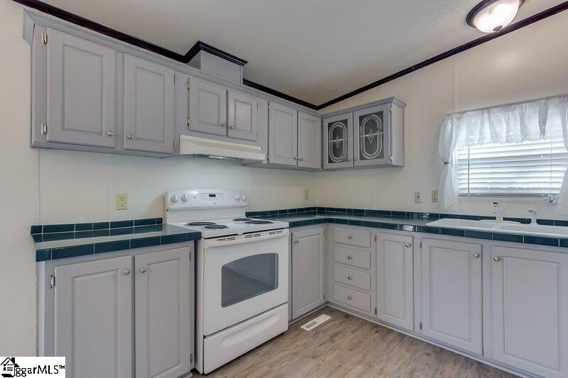 552 South Buckhorn Road Greenville, SC 29609 - Photo 8 of 25 Gallery Image 8