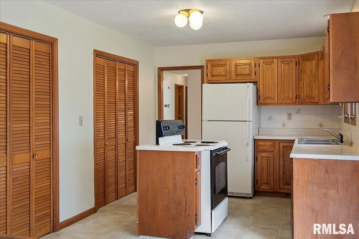 86 Wisteria Drive Springfield, IL 62711 - Photo 12 of 32