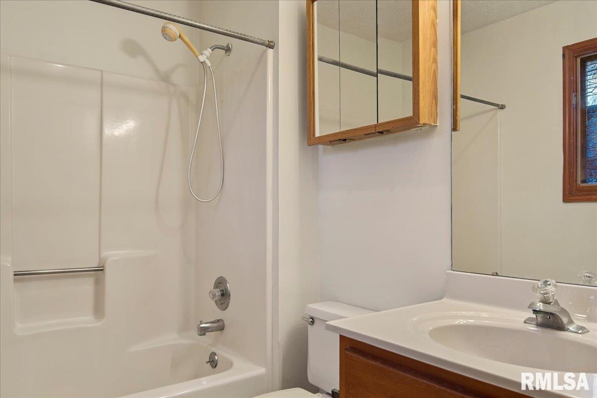 86 Wisteria Drive Springfield, IL 62711 - Photo 23 of 32