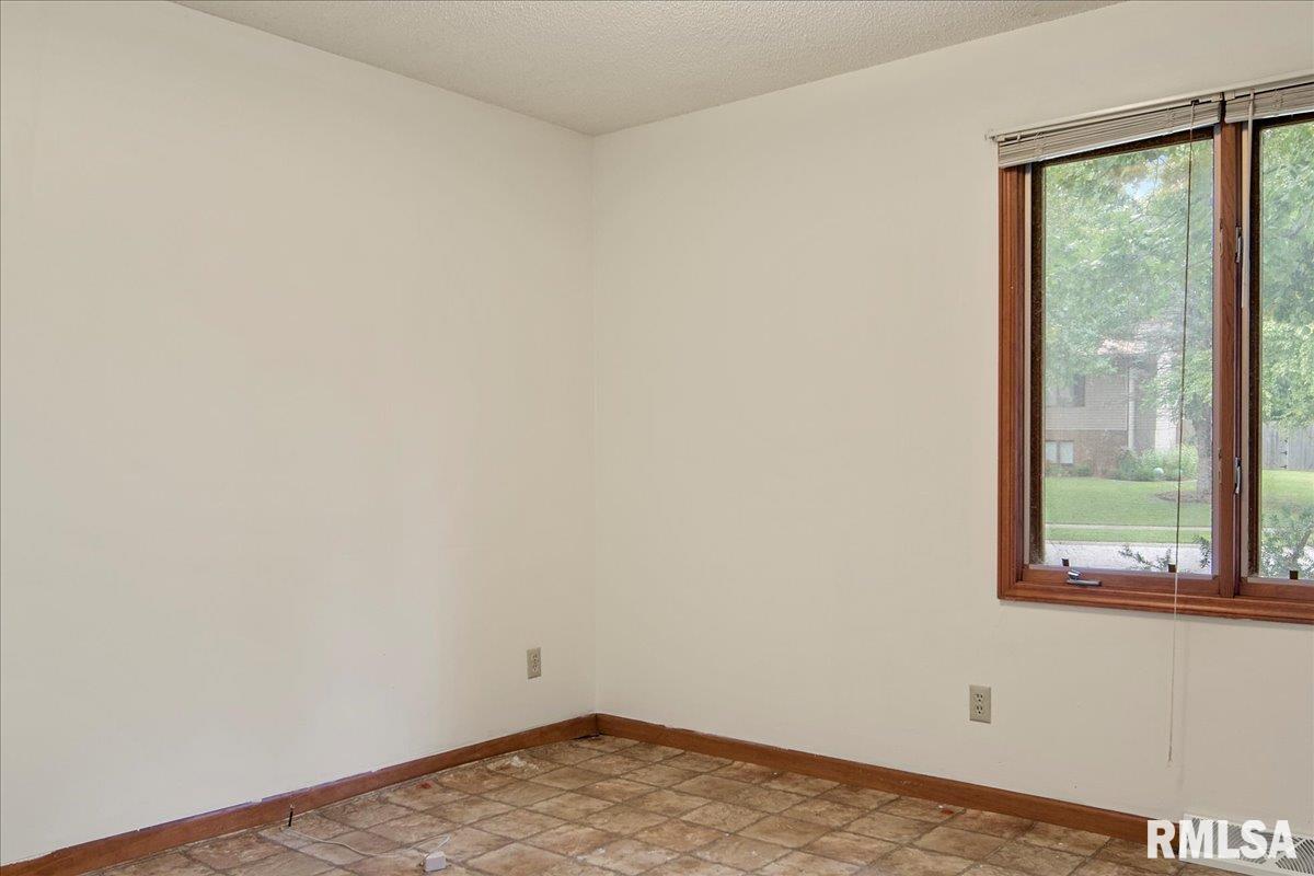 86 Wisteria Drive Springfield, IL 62711 - Photo 26 of 32