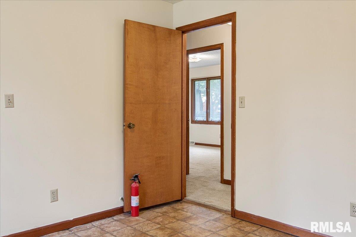 86 Wisteria Drive Springfield, IL 62711 - Photo 27 of 32