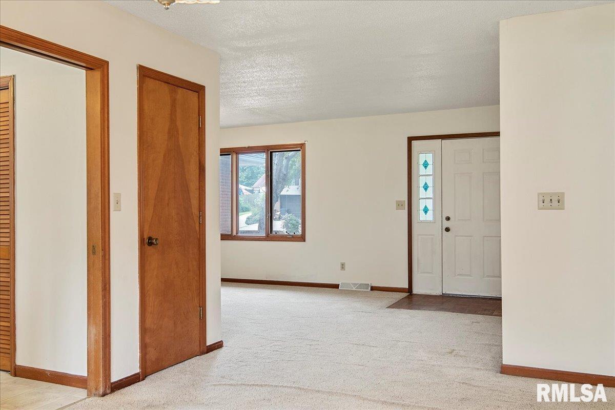 86 Wisteria Drive Springfield, IL 62711 - Photo 9 of 32