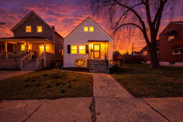 $149,900 | 82 Isa Avenue, Chicago Heights, IL 60411
