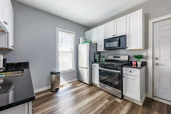 $149,900 | 82 Isa Avenue, Chicago Heights, IL 60411