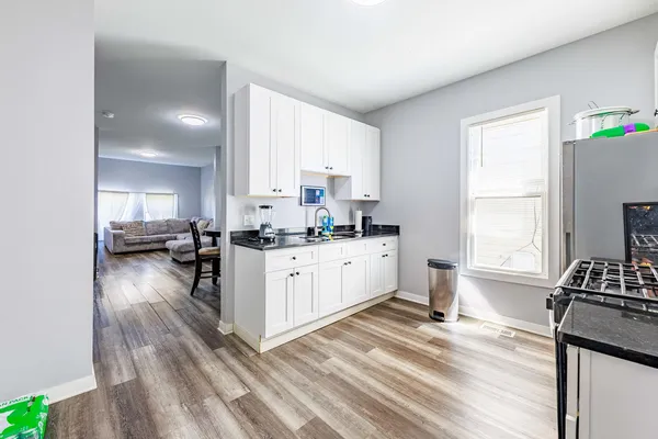 $149,900 | 82 Isa Avenue, Chicago Heights, IL 60411