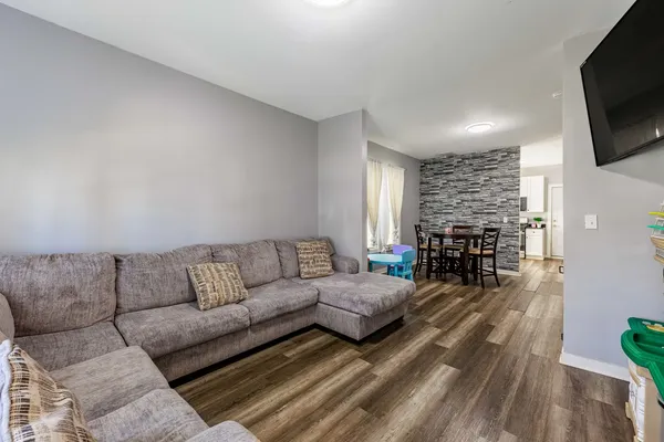 $149,900 | 82 Isa Avenue, Chicago Heights, IL 60411