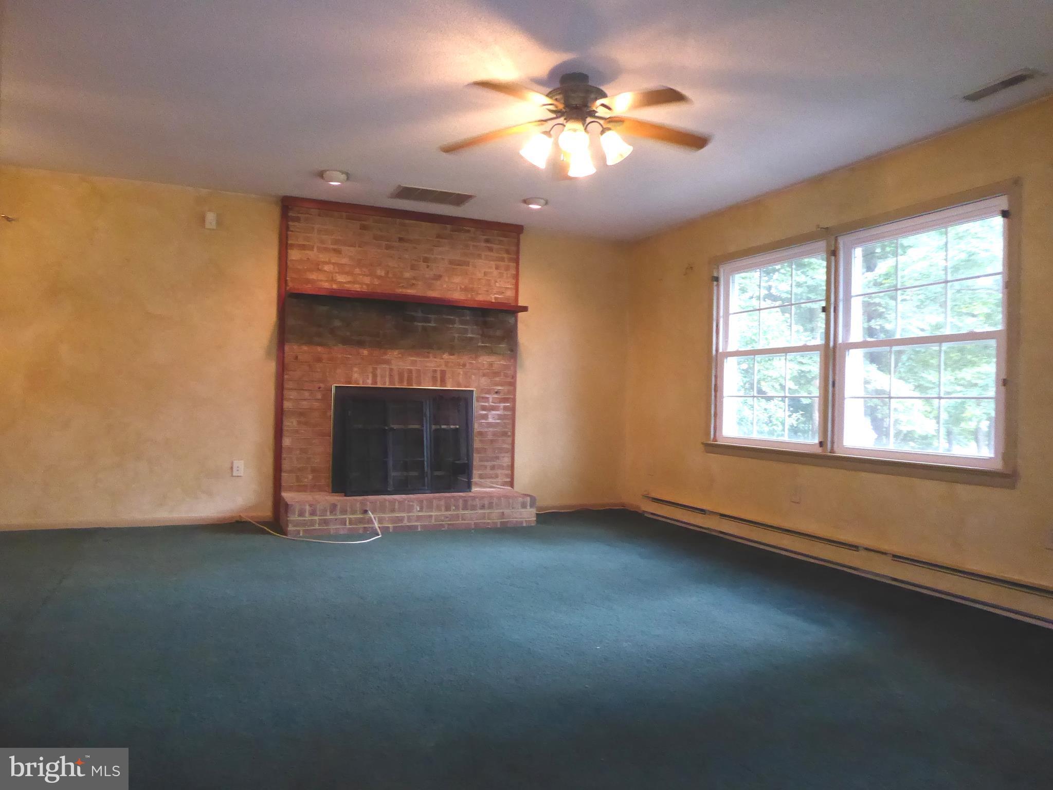902 Loch Raven Road Salisbury, MD 21804 - Photo 3 of 13 Living Room