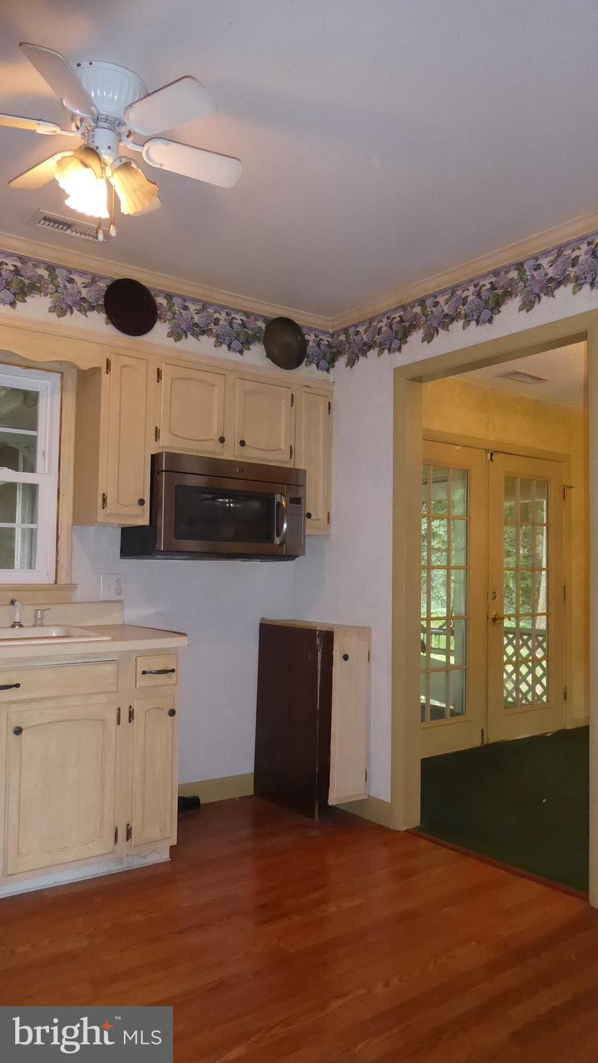 902 Loch Raven Road Salisbury, MD 21804 - Photo 6 of 13 Kitchen