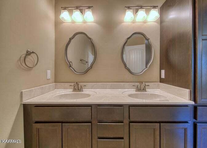 6642 Ruby June Lane Corryton, TN 37721 - Photo 12 of 23 Master Bath Ruby
