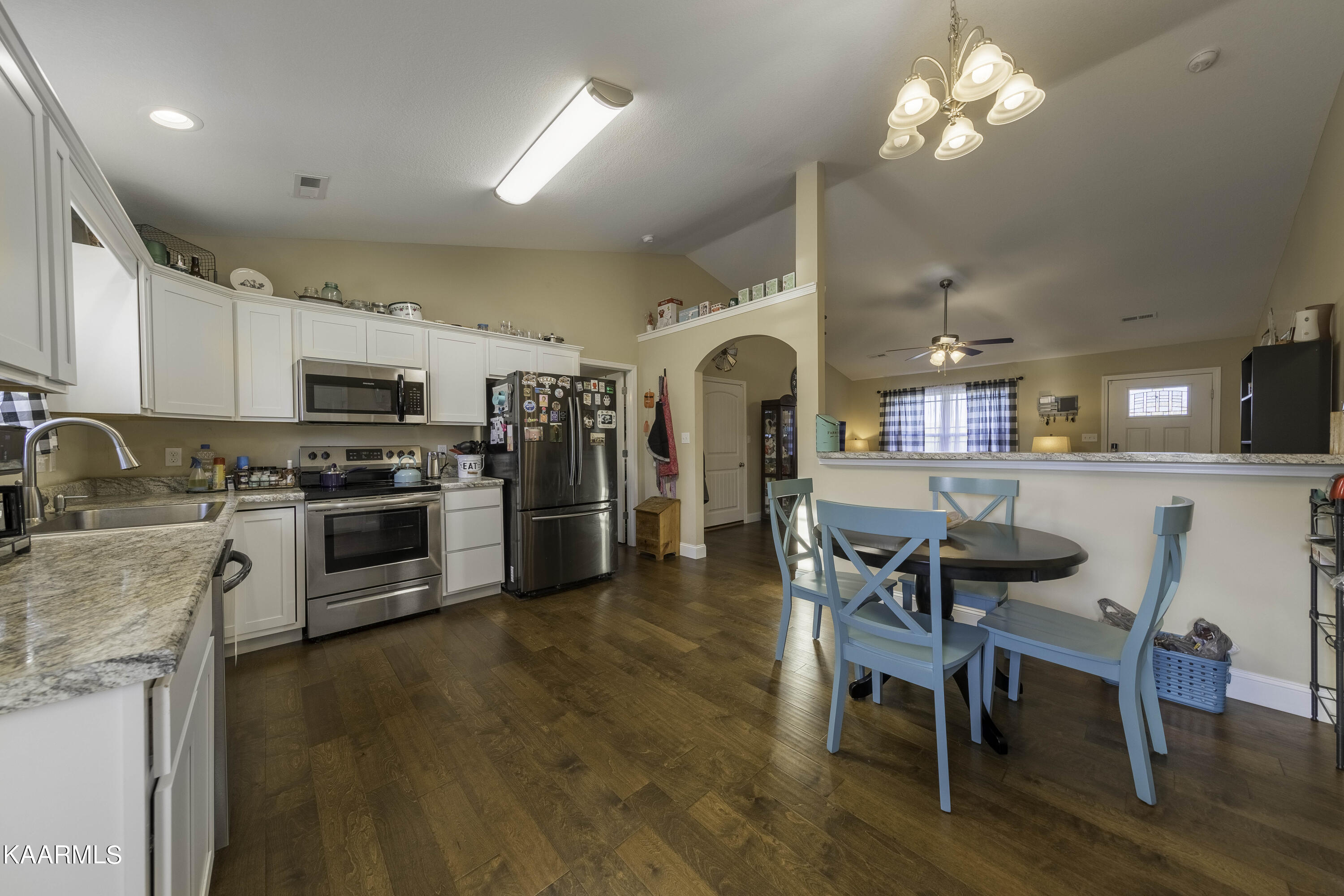 6642 Ruby June Lane Corryton, TN 37721 - Photo 9 of 23 Kitchen