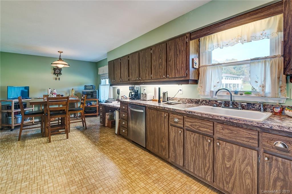 107 Falling Waters Road, Unit 28 Hendersonville, NC 28792 - Photo 14 of 28 Gallery Image 14