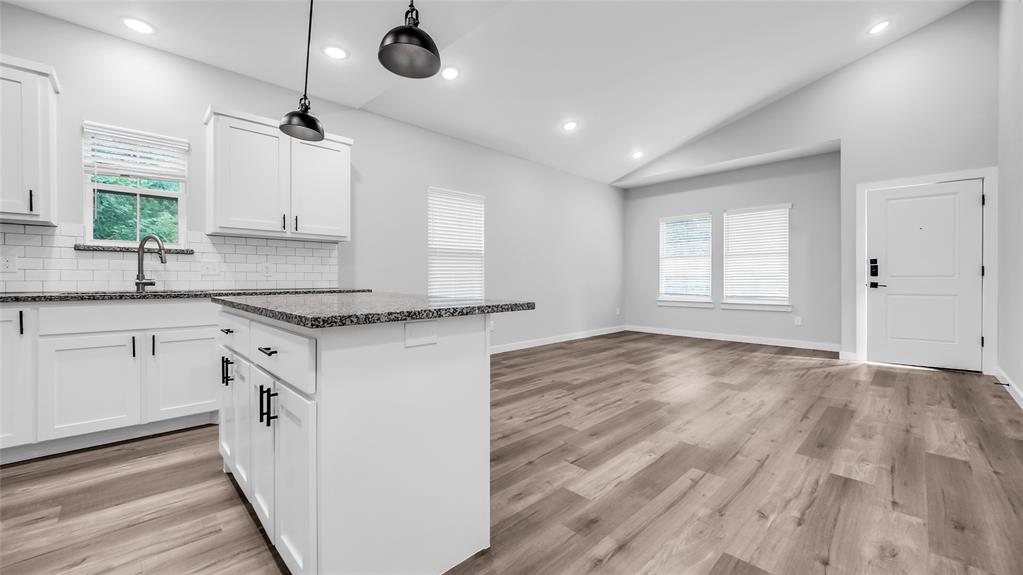 716 East Chestnut Street Denison, TX 75021 - Photo 9 of 26 Kitchen