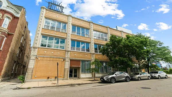 $340,000 | 809 North Racine Avenue, Unit 204, Chicago, IL 60642