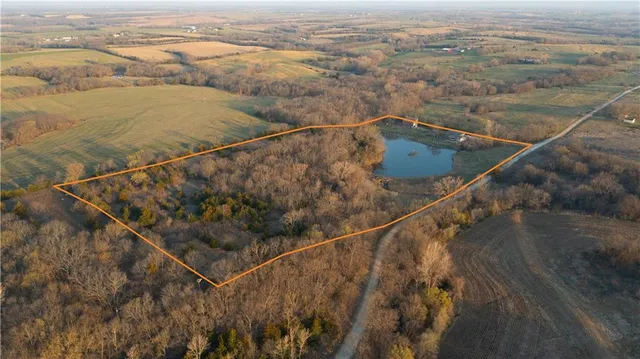 $425,000 | 5783 Union Road, McLouth, KS 66054