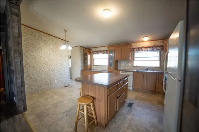 $425,000 | 5783 Union Road, McLouth, KS 66054