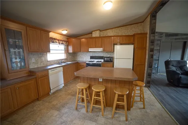 $425,000 | 5783 Union Road, McLouth, KS 66054