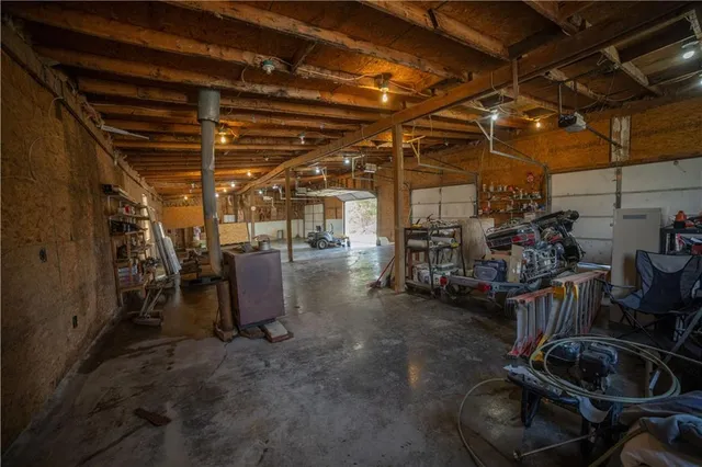 $425,000 | 5783 Union Road, McLouth, KS 66054