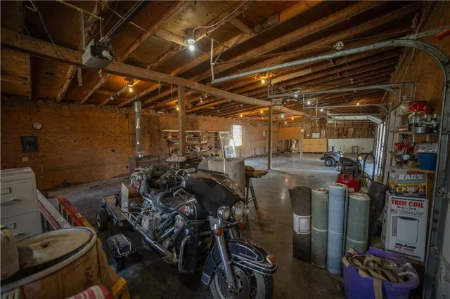 $425,000 | 5783 Union Road, McLouth, KS 66054