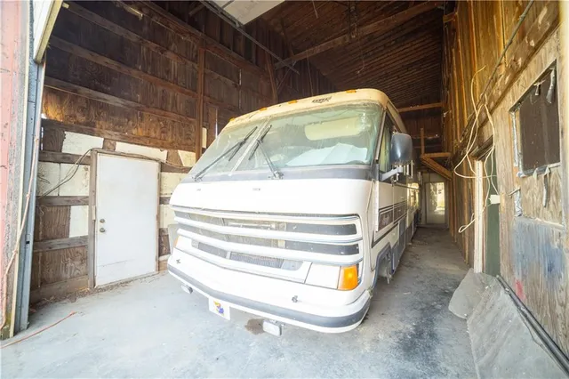 $425,000 | 5783 Union Road, McLouth, KS 66054