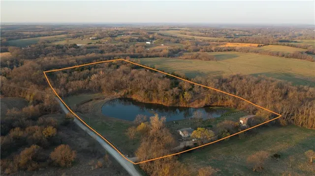 $425,000 | 5783 Union Road, McLouth, KS 66054