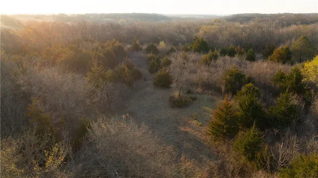 $425,000 | 5783 Union Road, McLouth, KS 66054