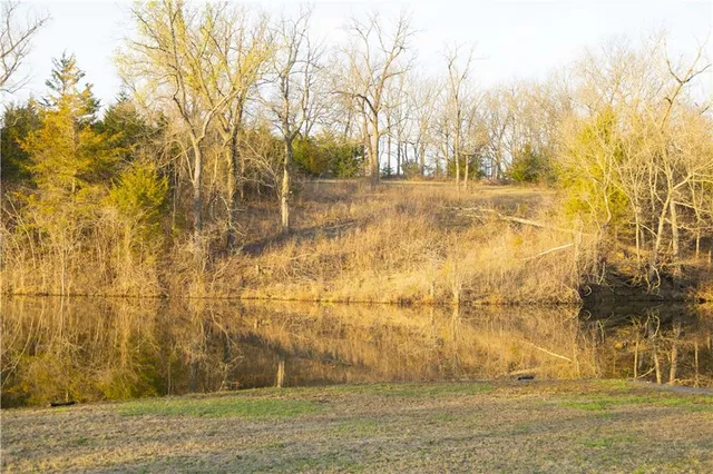 $425,000 | 5783 Union Road, McLouth, KS 66054