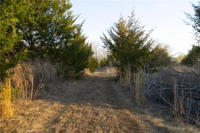 $425,000 | 5783 Union Road, McLouth, KS 66054