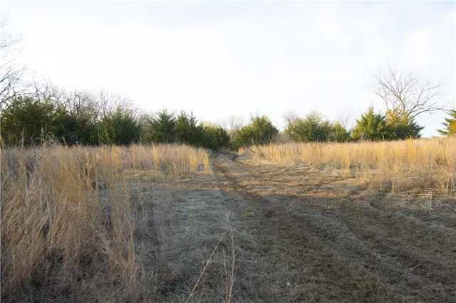 $425,000 | 5783 Union Road, McLouth, KS 66054