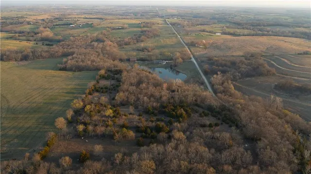 $425,000 | 5783 Union Road, McLouth, KS 66054